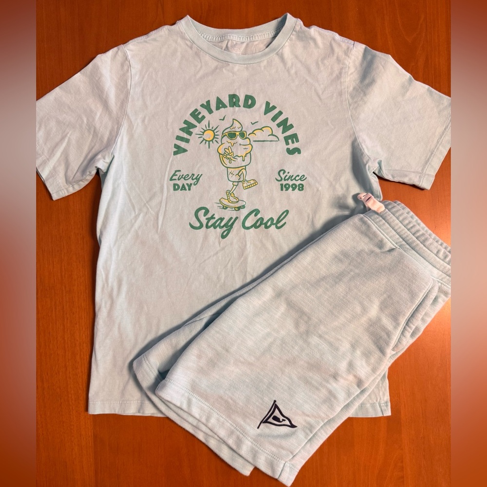 Vineyard vines casual set